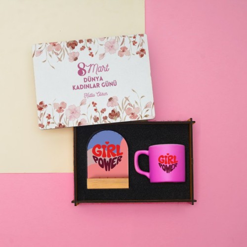 Kadınlar Günü Ahşap Kutu, Türk Kahvesi Fincanı ve Ahşap Standlı Çerçeve Hediye Seti